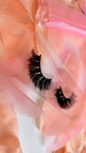 Load image into Gallery viewer, Dior