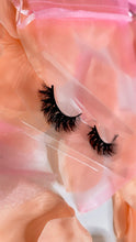 Load image into Gallery viewer, Honeybun